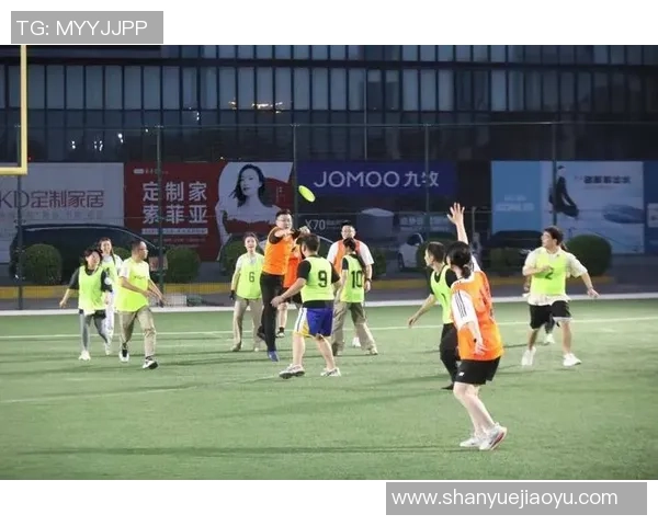 成都飞盘队与武汉飞盘队赛后复盘分析力量对比与战术探讨