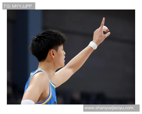 曾凡博：从青涩新星到篮球场上的闪耀之星的成长之路与未来展望